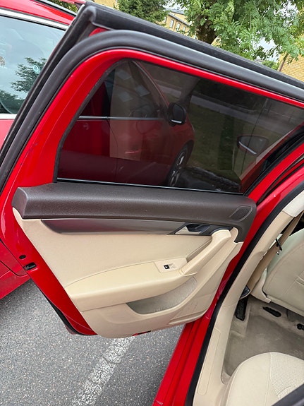 Volkswagen Passat 10 of 27