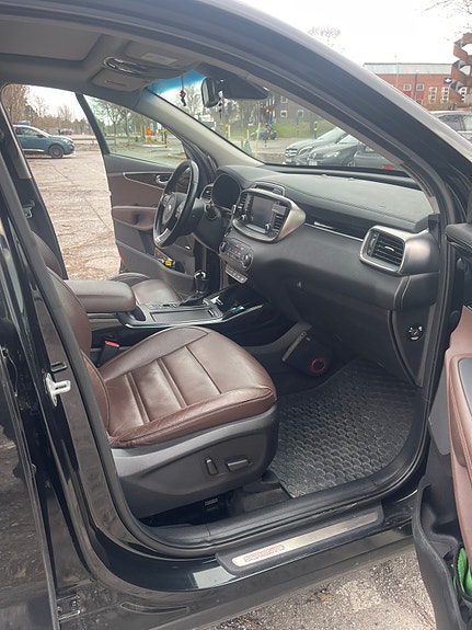 Kia Sorento 4 of 5