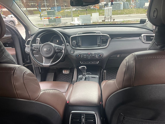 Kia Sorento 3 of 5