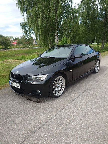 BMW 325i 3 of 5