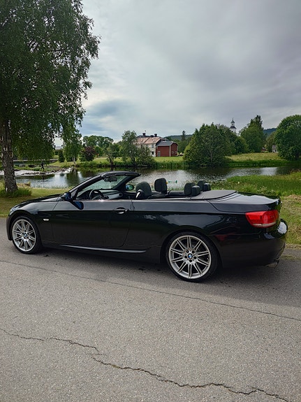 BMW 325i 2 of 5