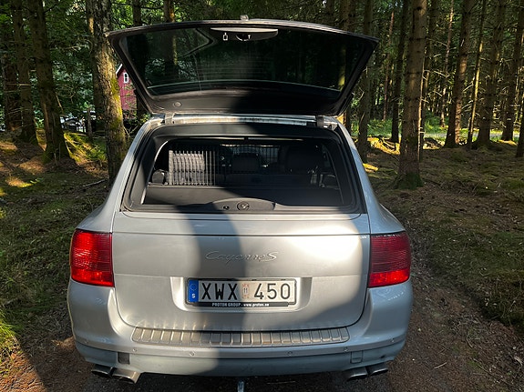 Porsche Cayenne S 8 of 10