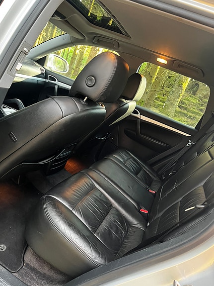 Porsche Cayenne S 7 of 10