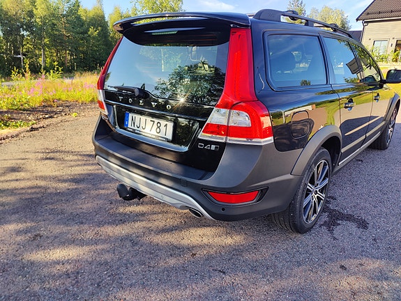 Volvo XC70 2 of 5