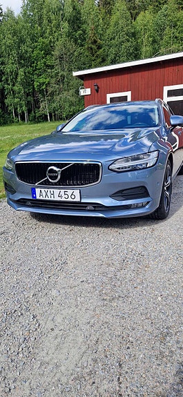 Volvo V90 2 of 5