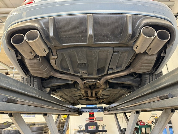 Mercedes-Benz C350 7 of 7