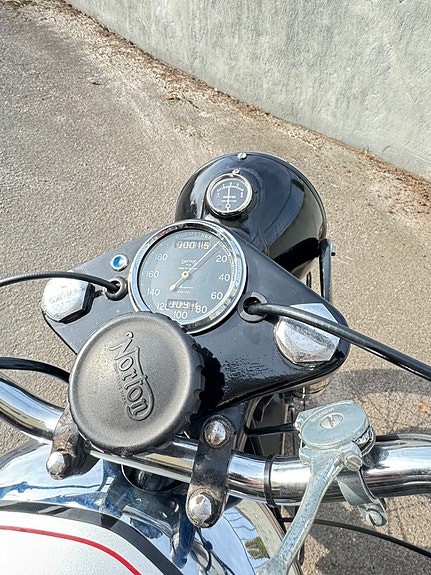 Norton Dominator 7 2 of 7