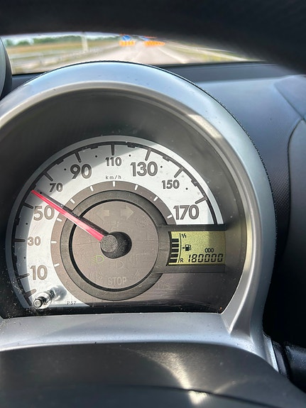 Peugeot 107 2 of 5