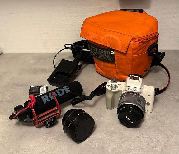 Canon Canon EOS M50 med två objektiv och tillbehör