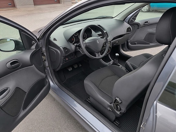 Peugeot 206+ 7 of 12