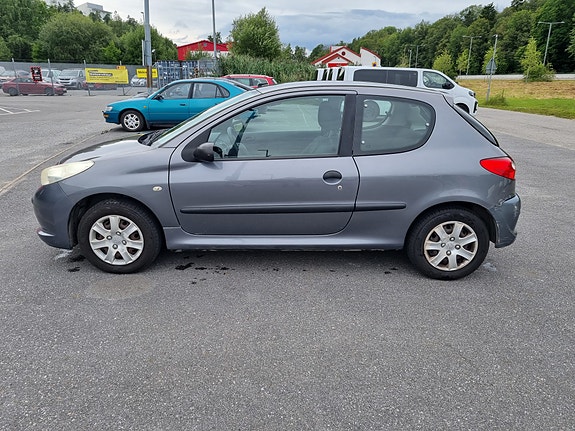 Peugeot 206+ 2 of 5