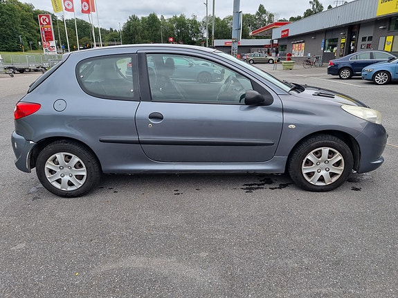 Peugeot 206+ 3 of 5