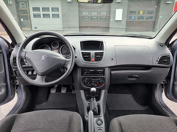 Peugeot 206+ 9 of 12