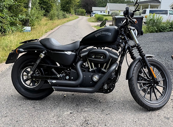 Harley-Davidson Iron 883 2 of 5