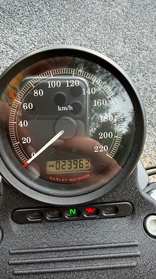 Harley-Davidson Iron 883 4 of 5