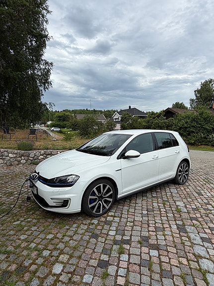Volkswagen Golf VII 2 of 5