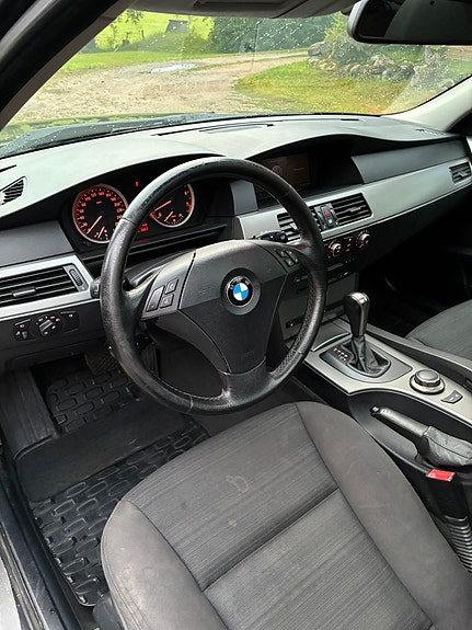 BMW 525i 8 of 10