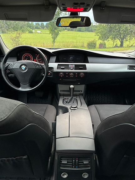 BMW 525i 6 of 10