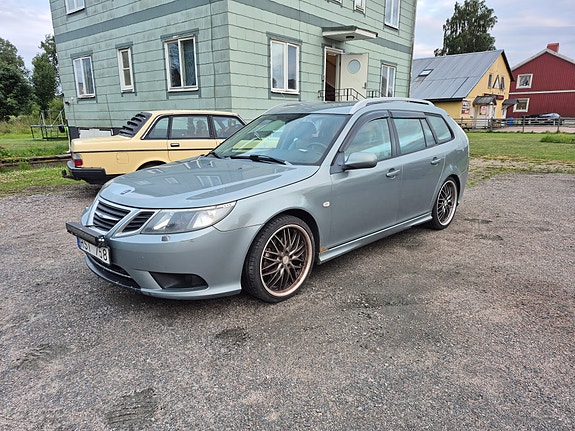 Saab 9-3 2 of 5