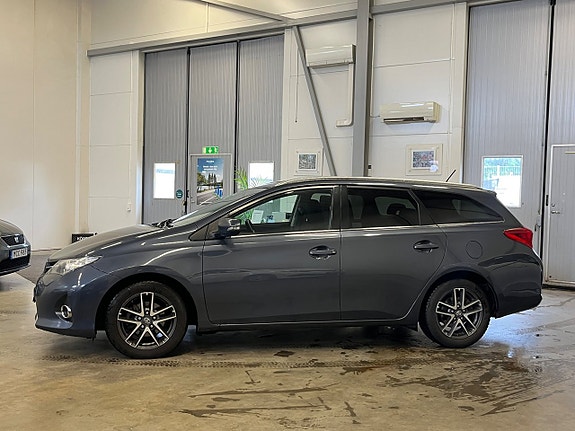 Toyota Auris 5 of 11
