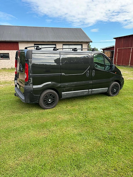 Opel Vivaro 2 of 5