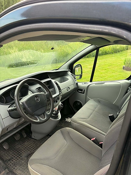 Opel Vivaro 5 of 5