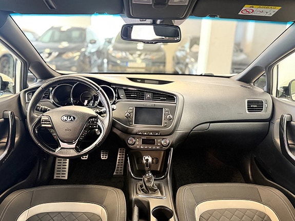 Kia Ceed 10 of 14