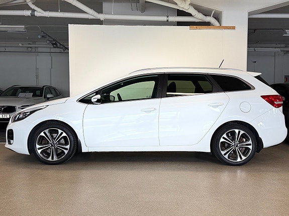 Kia Ceed 2 of 5
