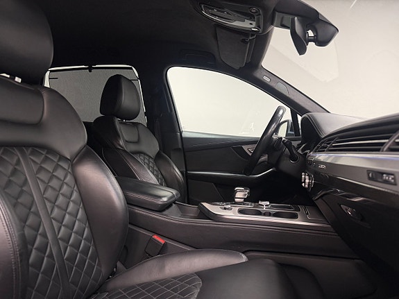Audi SQ7 14 of 25