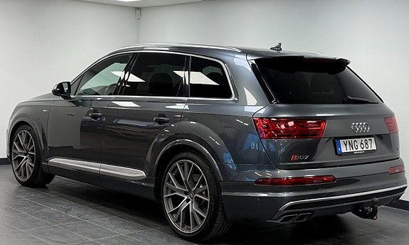 Audi SQ7 2 of 5