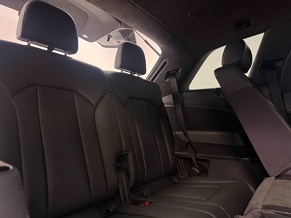 Audi SQ7 25 of 25