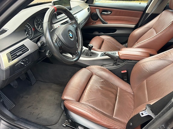 BMW 330i 6 of 17