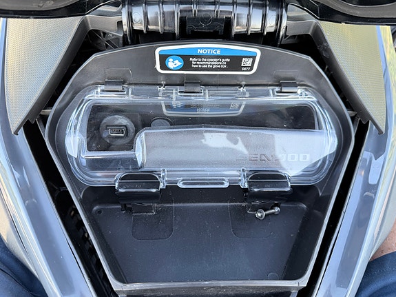 Sea-Doo RXT-X RS 300 Triple Black • Endast 35 h • Uttagen 2023 • BRP Audio 5 of 9