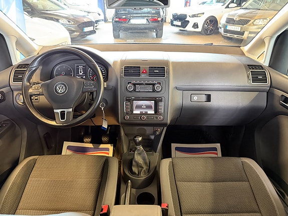 Volkswagen Touran 11 of 23