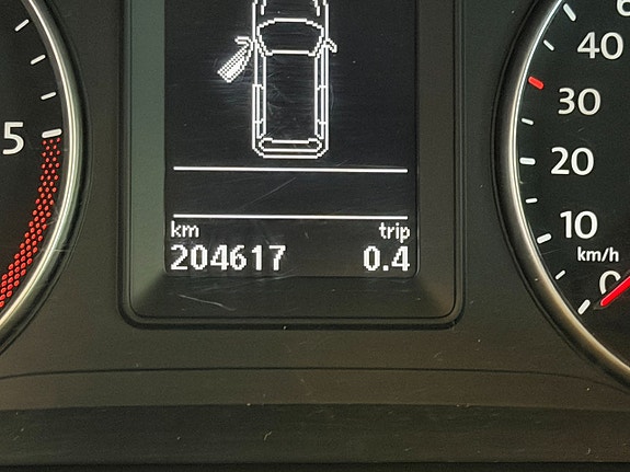 Volkswagen Touran 23 of 23