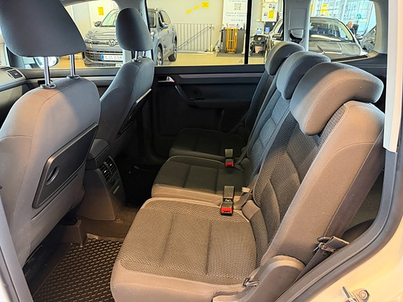 Volkswagen Touran 13 of 23