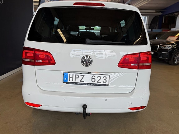 Volkswagen Touran 7 of 23