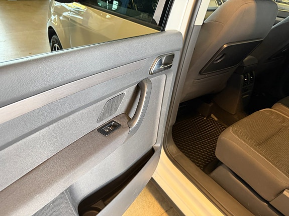 Volkswagen Touran 21 of 23