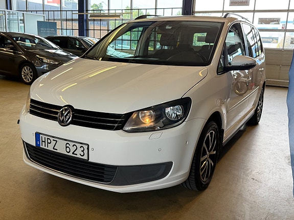 Volkswagen Touran 3 of 5