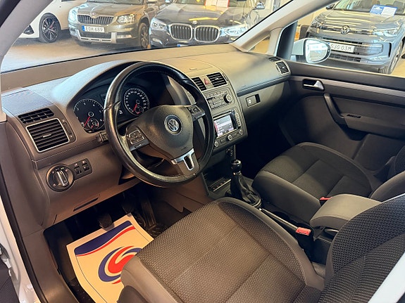 Volkswagen Touran 12 of 23