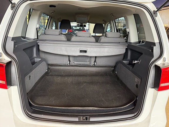 Volkswagen Touran 19 of 23