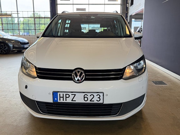 Volkswagen Touran 4 of 5