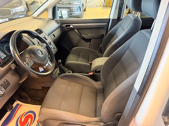 Volkswagen Touran 16 of 23