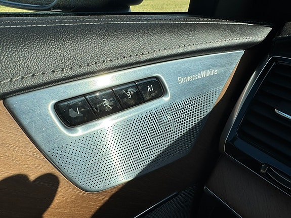 Volvo XC90 13 of 15