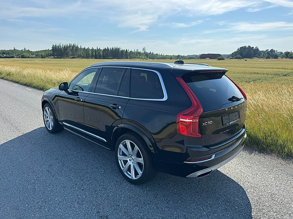 Volvo XC90 3 of 15
