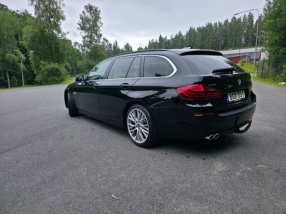 BMW 520d 4 of 5