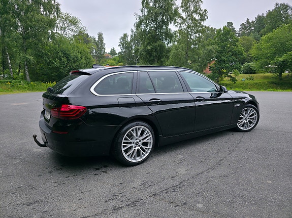 BMW 520d 3 of 5