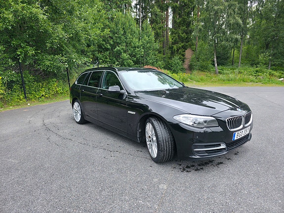 BMW 520d 2 of 5