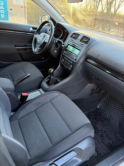 Volkswagen Golf VI 14 of 22