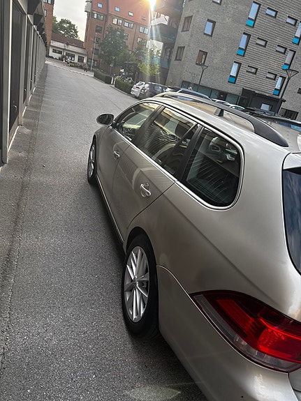 Volkswagen Golf VI 4 of 22